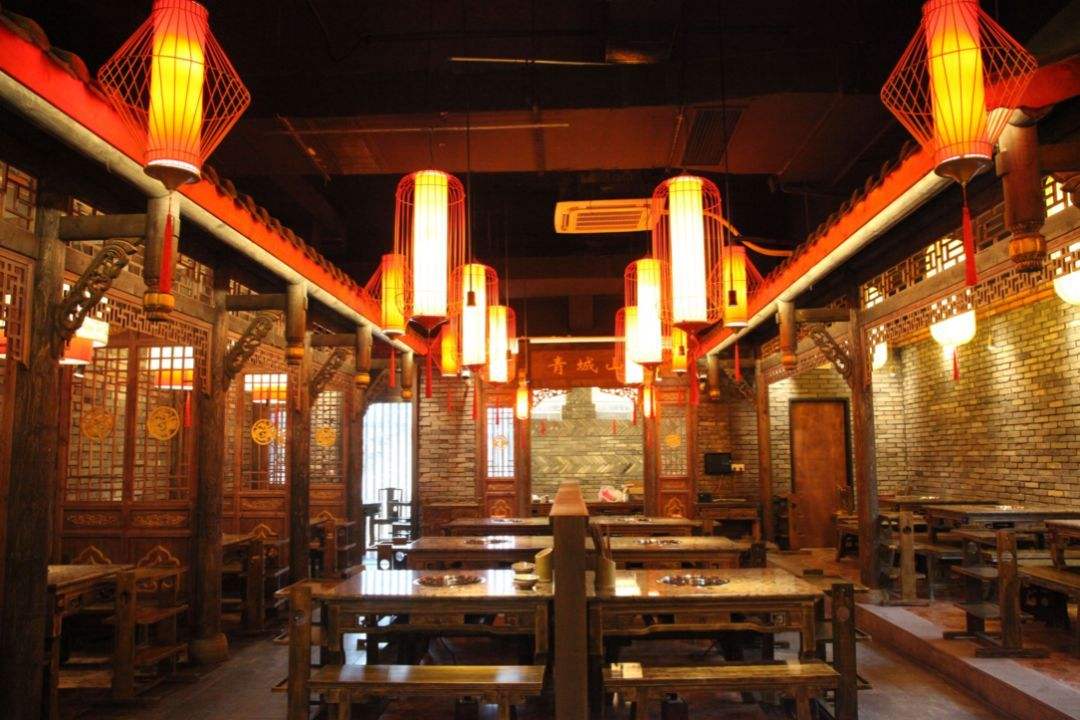 小龍坎火鍋店裝修設(shè)計風格